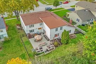 1061 Florida Ln, Elk Grove Village, IL 60007 - Photo 41