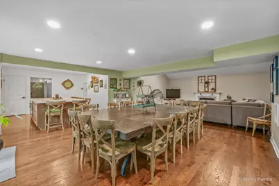 1061 Florida Lane, Elk Grove Village, IL 60007 - Photo 11