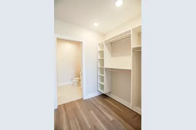 880 Lee Street #210, Des Plaines, IL 60016 - Photo 7