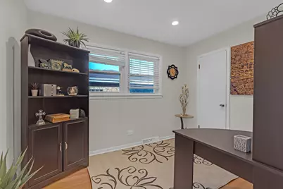 9214 New England Avenue, Morton Grove, IL 60053 - Photo 11