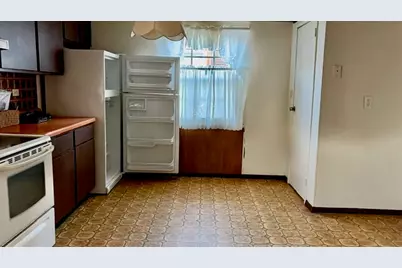 221 W 7th Street, Spring Valley, IL 61362 - Photo 7