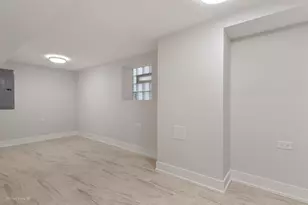 2231 W 71st St, Chicago, IL 60636 - Photo 11