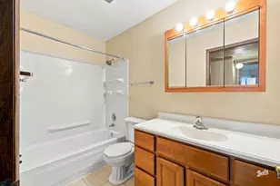 4000 Bayside Dr, Palatine, IL 60074 - Photo 7