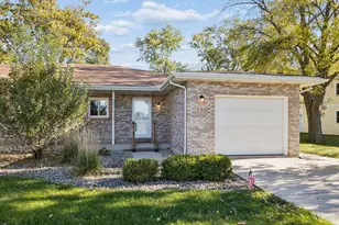 130 Marion St, Manhattan, IL 60442 - Photo 1
