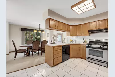 8521 Thistlewood Court, Darien, IL 60561 - Photo 11