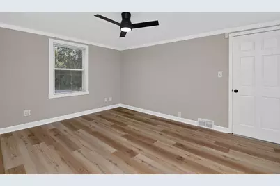 739 Austin Avenue, Aurora, IL 60505 - Photo 7