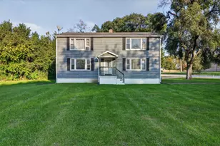739 Austin Ave, Aurora, IL 60505 - Photo 1