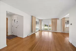 2341 Mayfair Ave, Westchester, IL 60154 - Photo 5