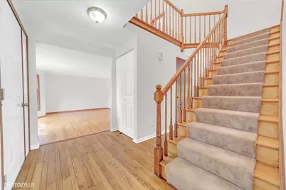 970 Ponderosa Lane, Hoffman Estates, IL 60010 - Photo 3