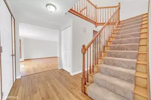 970 Ponderosa Ln, Hoffman Estates, IL 60010 - Photo 3