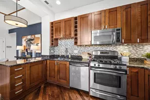 555 W Briar Pl, Chicago, IL 60657 - Photo 7