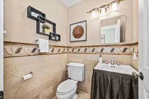 555 W Briar Pl, Chicago, IL 60657 - Photo 13