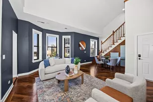 555 W Briar Pl, Chicago, IL 60657 - Photo 3