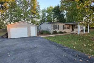 119 W Galaxy Dr, Chicago, IL 62898 - Photo 5