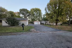 119 W Galaxy Dr, Chicago, IL 62898 - Photo 55