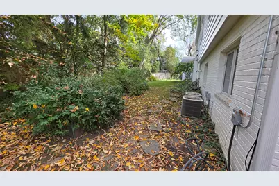 361 N Deere Park Drive E, Highland Park, IL 60035 - Photo 43