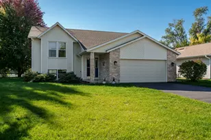 545 Rivercove Ct, Machesney Park, IL 61115 - Photo 1
