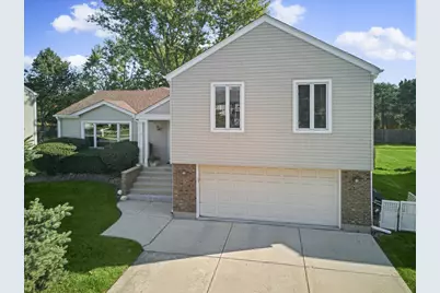 219 Lynbrook Drive, Bloomingdale, IL 60108 - Photo 1