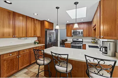 219 Lynbrook Drive, Bloomingdale, IL 60108 - Photo 3