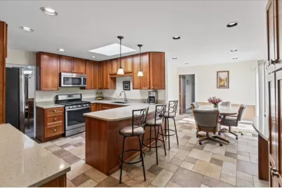 219 Lynbrook Drive, Bloomingdale, IL 60108 - Photo 5
