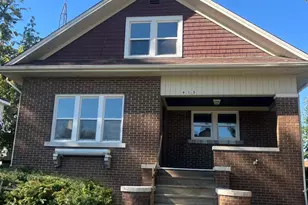 915 N Vine St, Joliet, IL 60435 - Photo 1