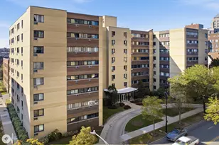 6300 N Sheridan Rd, Chicago, IL 60660 - Photo 1