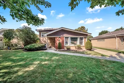 10536 S Kostner Avenue, Oak Lawn, IL 60453 - Photo 1