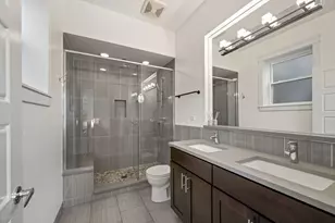 2828 N Dawson Ave, Chicago, IL 60618 - Photo 19