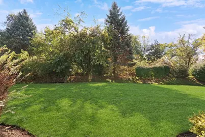 1764 Natures Way, Lindenhurst, IL 60046 - Photo 5