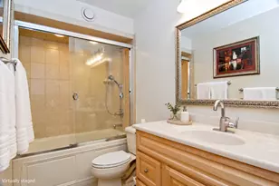 211 E Ohio St, Chicago, IL 60611 - Photo 3