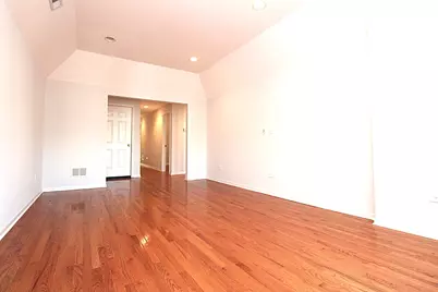 2715 W Thomas Avenue, Chicago, IL 60622 - Photo 3