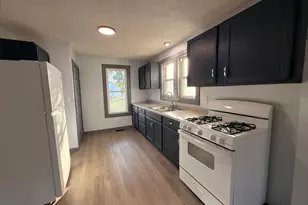 615 W Sherman Ave, Pontiac, IL 61764 - Photo 3