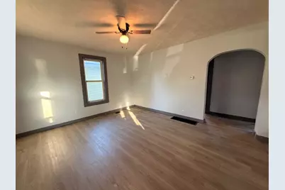 615 W Sherman Avenue, Pontiac, IL 61764 - Photo 5