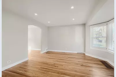 3904 Gladys Avenue, Bellwood, IL 60104 - Photo 3