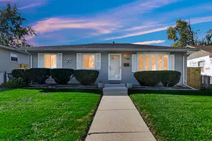 1622 Austin Ave, Crete, IL 60417 - Photo 1