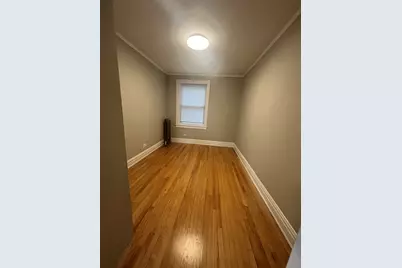 5852 W Higgins Avenue #1B, Chicago, IL 60630 - Photo 7