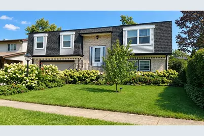 1113 S Cherrywood Drive, Mount Prospect, IL 60056 - Photo 1