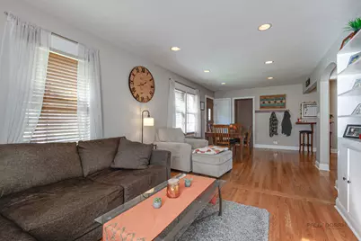 517 N Emerson Street, Mount Prospect, IL 60056 - Photo 5
