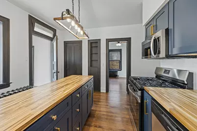 4037 W Oakdale Avenue, Chicago, IL 60641 - Photo 13