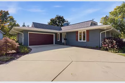 19 Cebold Drive, Montgomery, IL 60538 - Photo 1