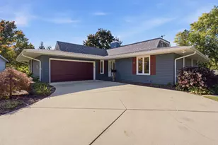 19 Cebold Dr, Montgomery, IL 60538 - Photo 1