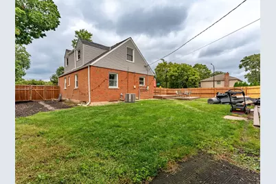 301 W Lonnquist Boulevard, Mount Prospect, IL 60056 - Photo 25
