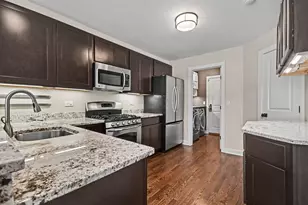 11044 72nd St, Indian Head Park, IL 60525 - Photo 9