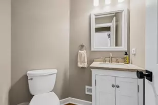 11044 72nd St, Indian Head Park, IL 60525 - Photo 11