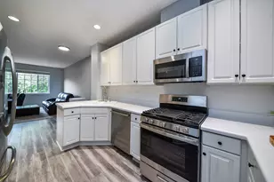32103 Millard Circle, Warrenville, IL 60555 - Photo 13