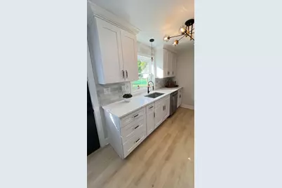 526 Crest Street, Wheaton, IL 60187 - Photo 7