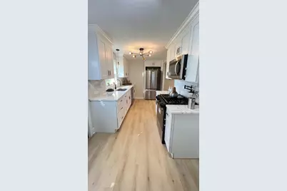 526 Crest Street, Wheaton, IL 60187 - Photo 9