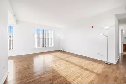 9360 Skokie Boulevard #418, Skokie, IL 60077 - Photo 5