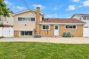 7847 Maple St, Morton Grove, IL 60053 - Photo 13