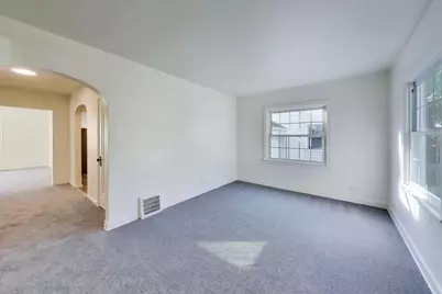 225 S Aldine Avenue, Elgin, IL 60123 - Photo 3